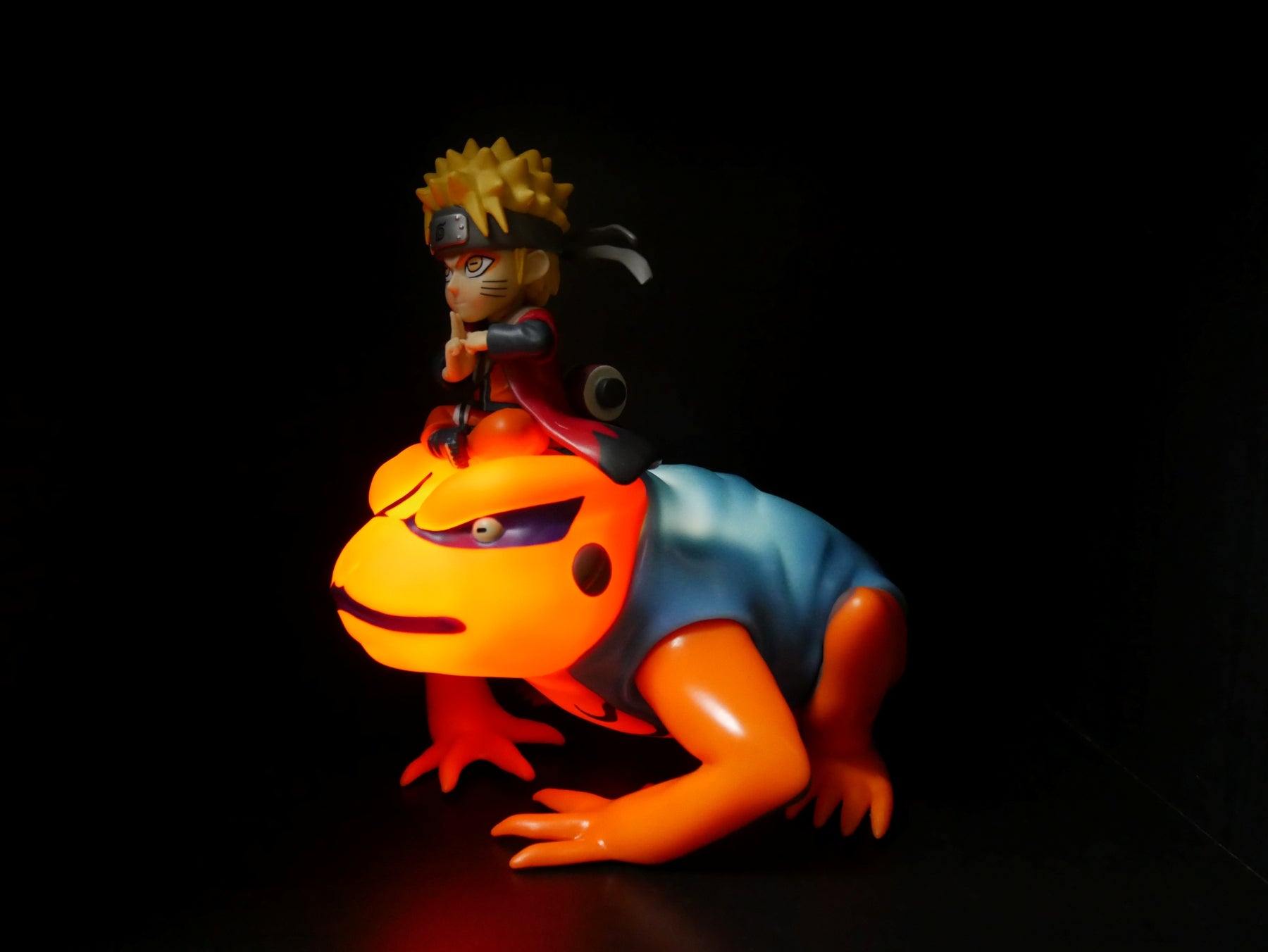 NARUTO & GAMAKISHI - Light-Up Figure - 8 inch