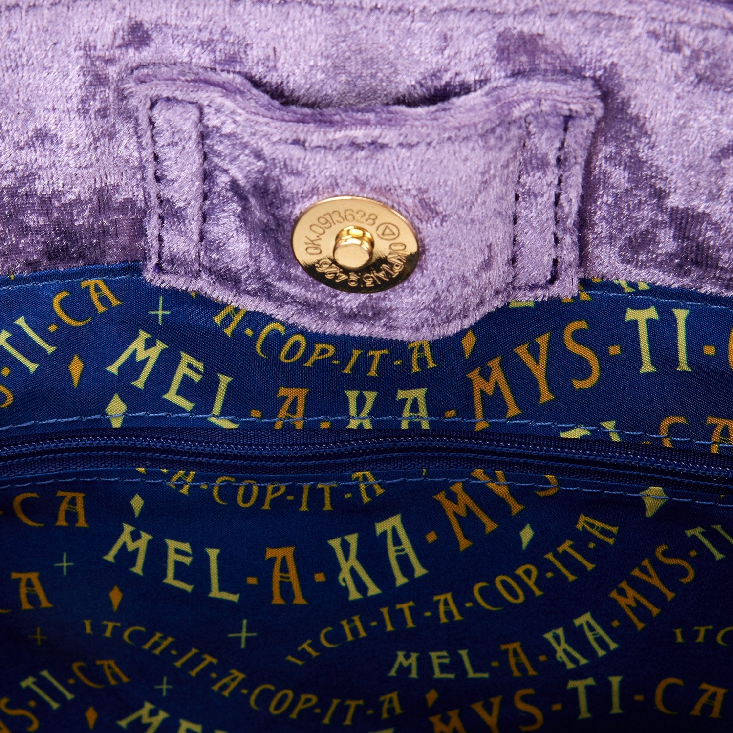 HOCUS POCUS - Velvet Broom - Handbag Loungefly