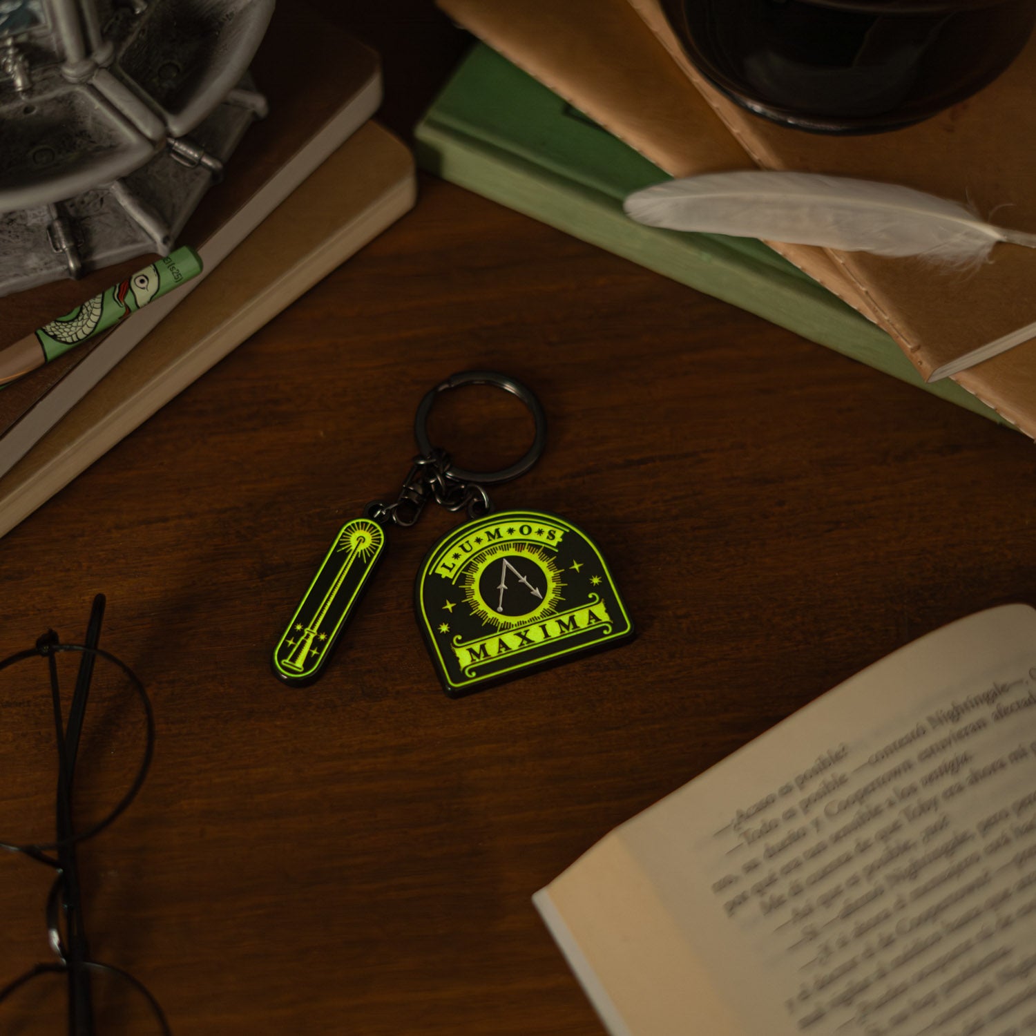 HARRY POTTER - Lumos Maxima - 'Glow in the Dark' Keychain