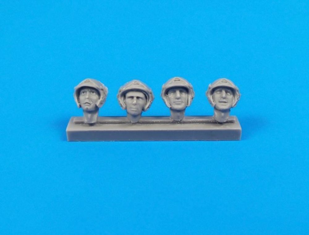 Universal Military Pilot Heads w/helmets (8 pcs)