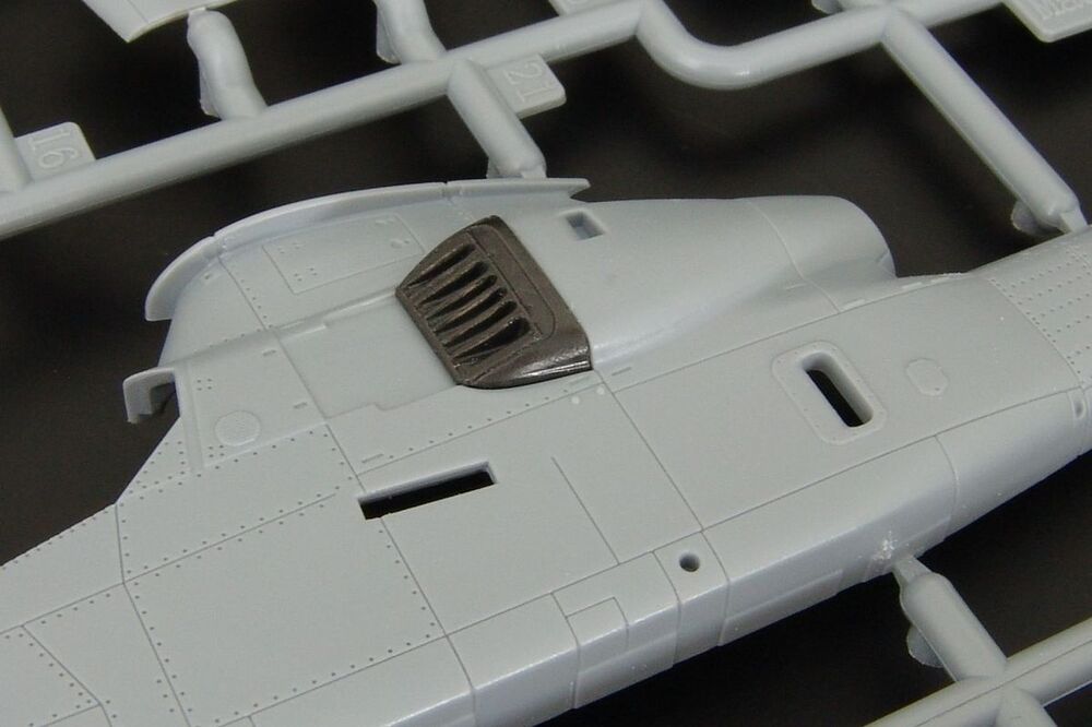 AH-1G Cobra air intake correction set (Special hobby)