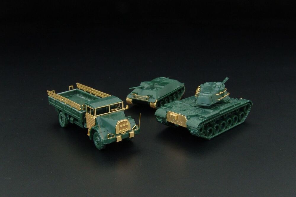 Bundeswehr Vehicles 2sets (Revell)