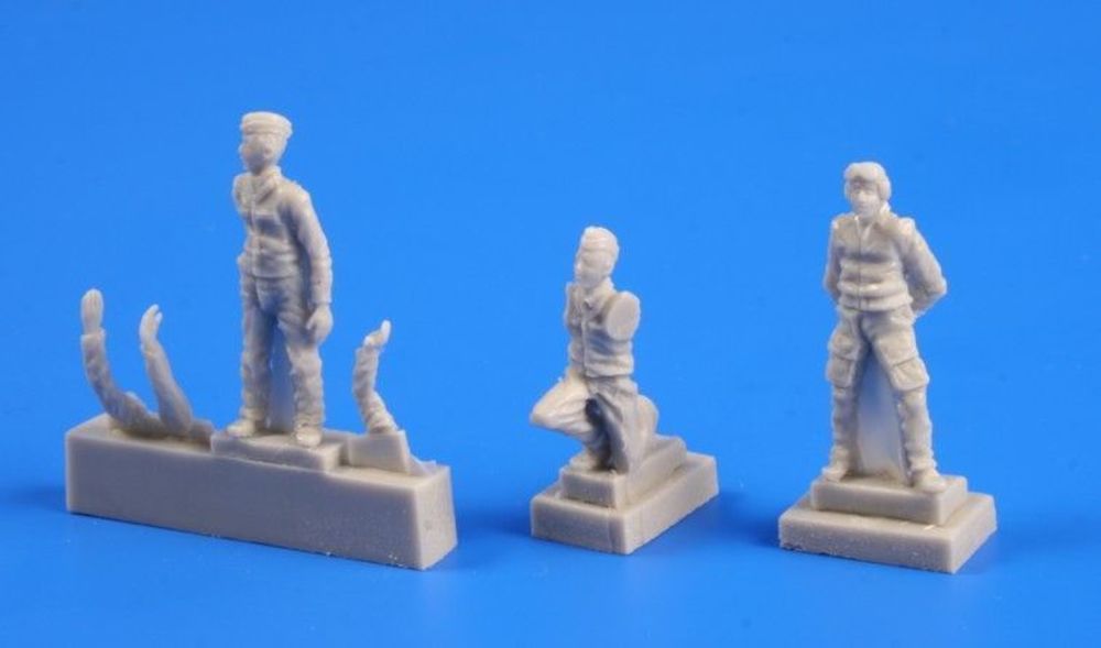 Czechoslovak pilot (1 fig)and mechanic 2