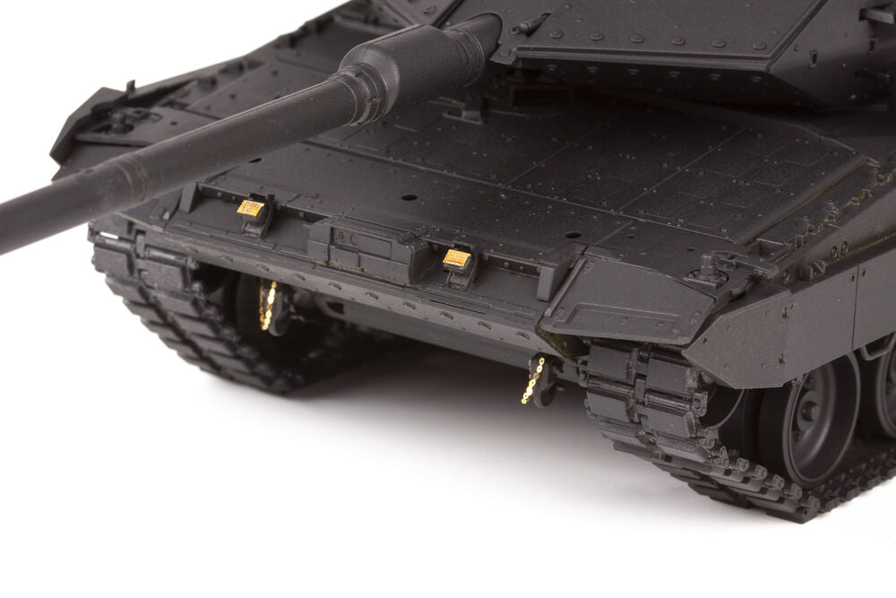 Leopard 2 A7V  TAMIYA