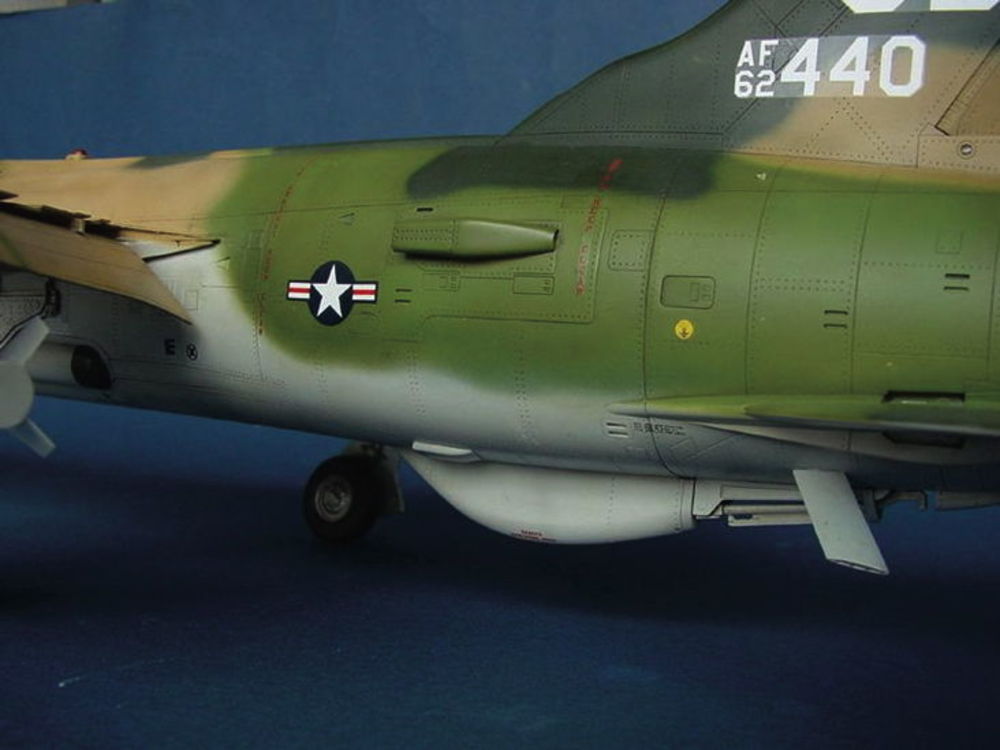 Republic F-105 G Wild Weasel