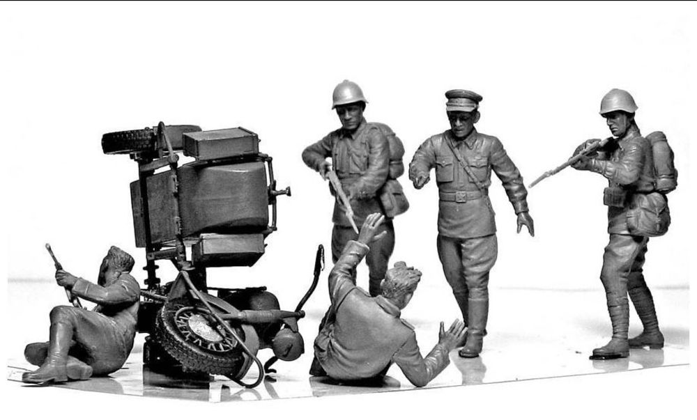 Accident. Soviet & German military men,