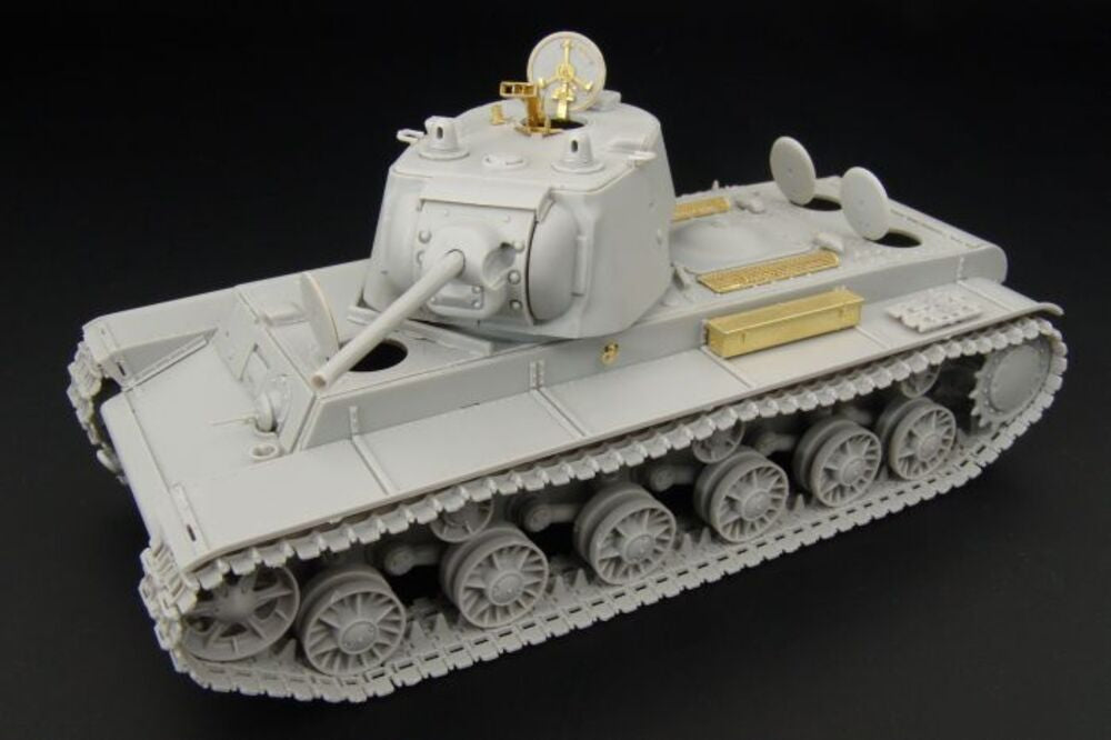 KV-1 model 1942 (Hobbyboss)