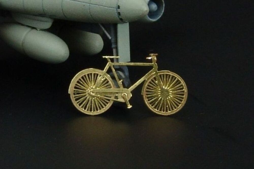 Bicycle (four pieces)