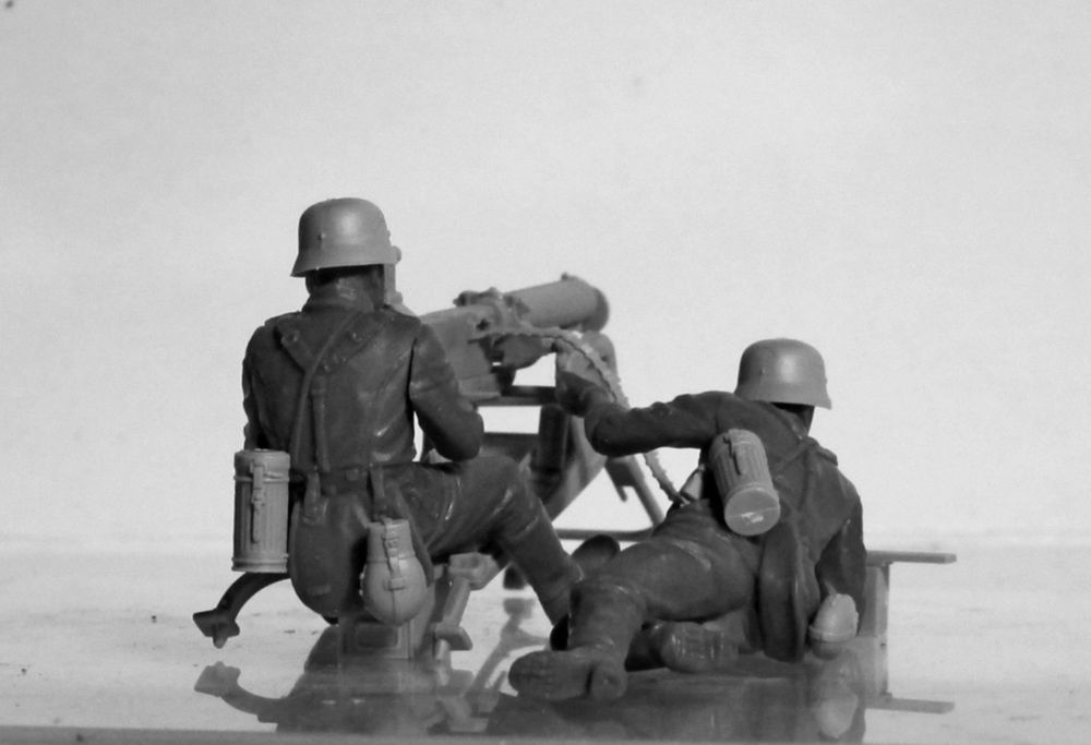 WWII German MG08 MG Team (2 figures)