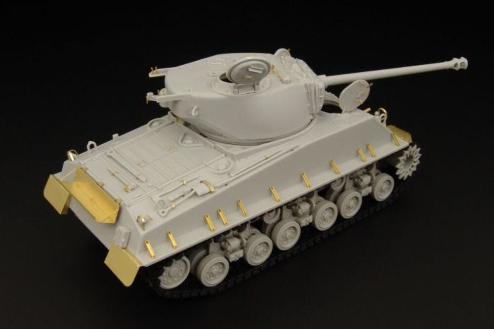 M4A3E8 SHERMAN (Hobbyboss)