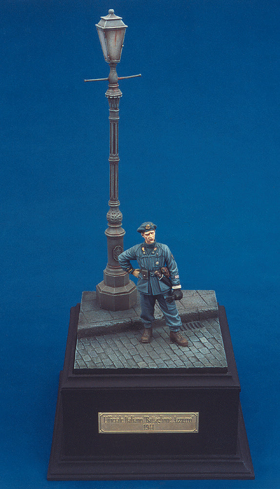 Italian Officer Btg. Azzurro (with base) WWII