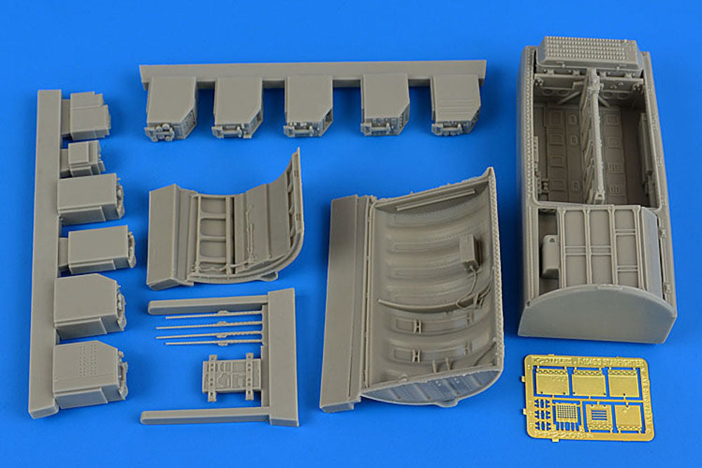 F-104G/S Starfighter electronics &ammuni -tion bay for Italeri