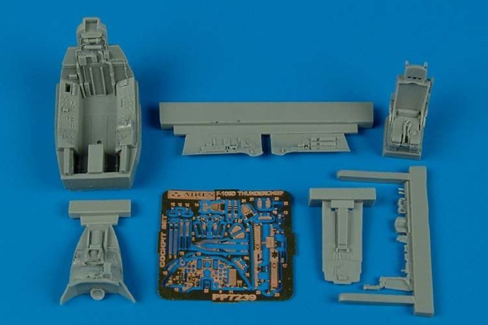 F-105D Thunderchief cockpit set for TRU