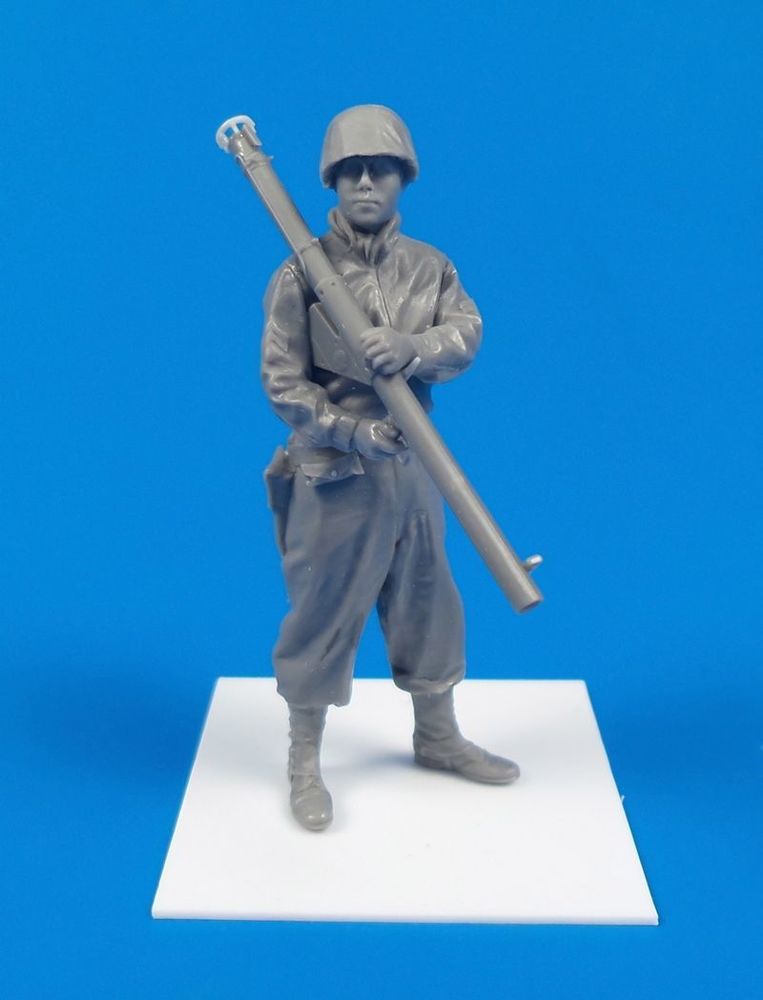 II US Army Soldier with Bazooka M1A2 (Anzio 1944)