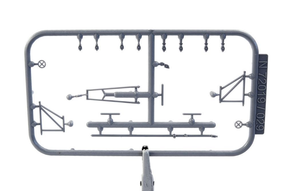 U-Boot IX Stern Torpedo w/Loading Winch and Cart,for Revell kit