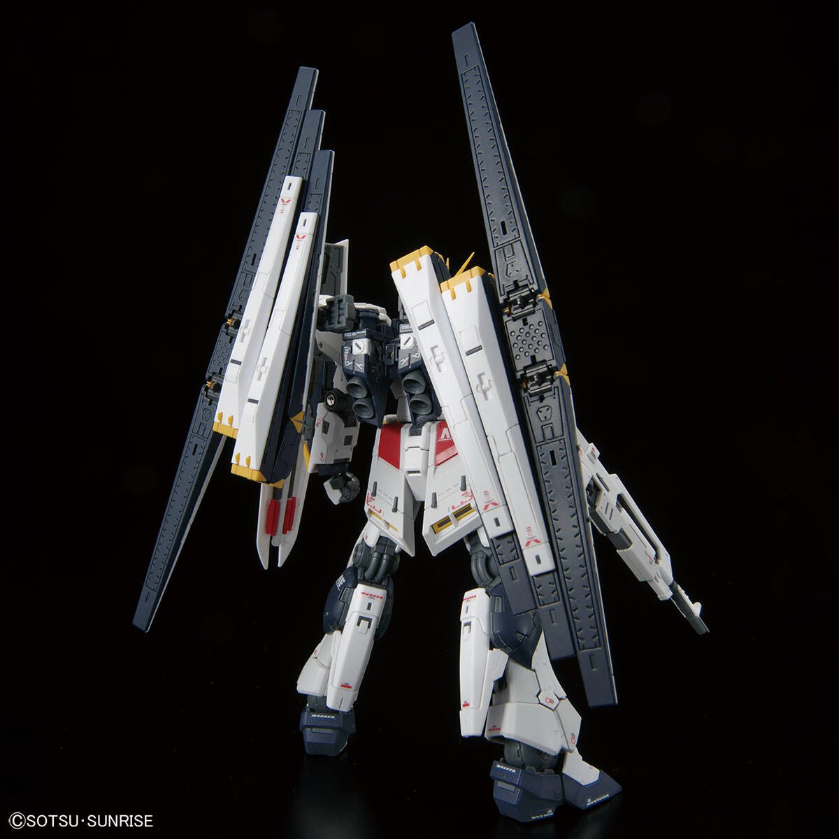 RG 1/144 ν Gundam (Double Fin Funnel Equipped Type)