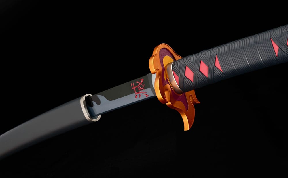 Demon Slayer: Kimetsu no Yaiba Proplica Replica 1/1 Nichirin Sword (Tanjiro Kamado) Kyojuro Rengoku´s Sword Gueard Ver. 88 cm