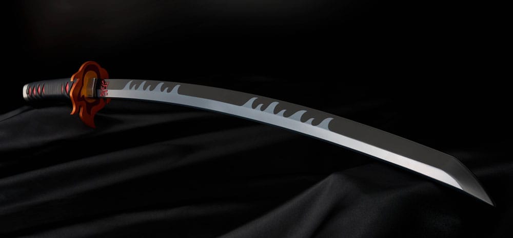 Demon Slayer: Kimetsu no Yaiba Proplica Replica 1/1 Nichirin Sword (Tanjiro Kamado) Kyojuro Rengoku´s Sword Gueard Ver. 88 cm