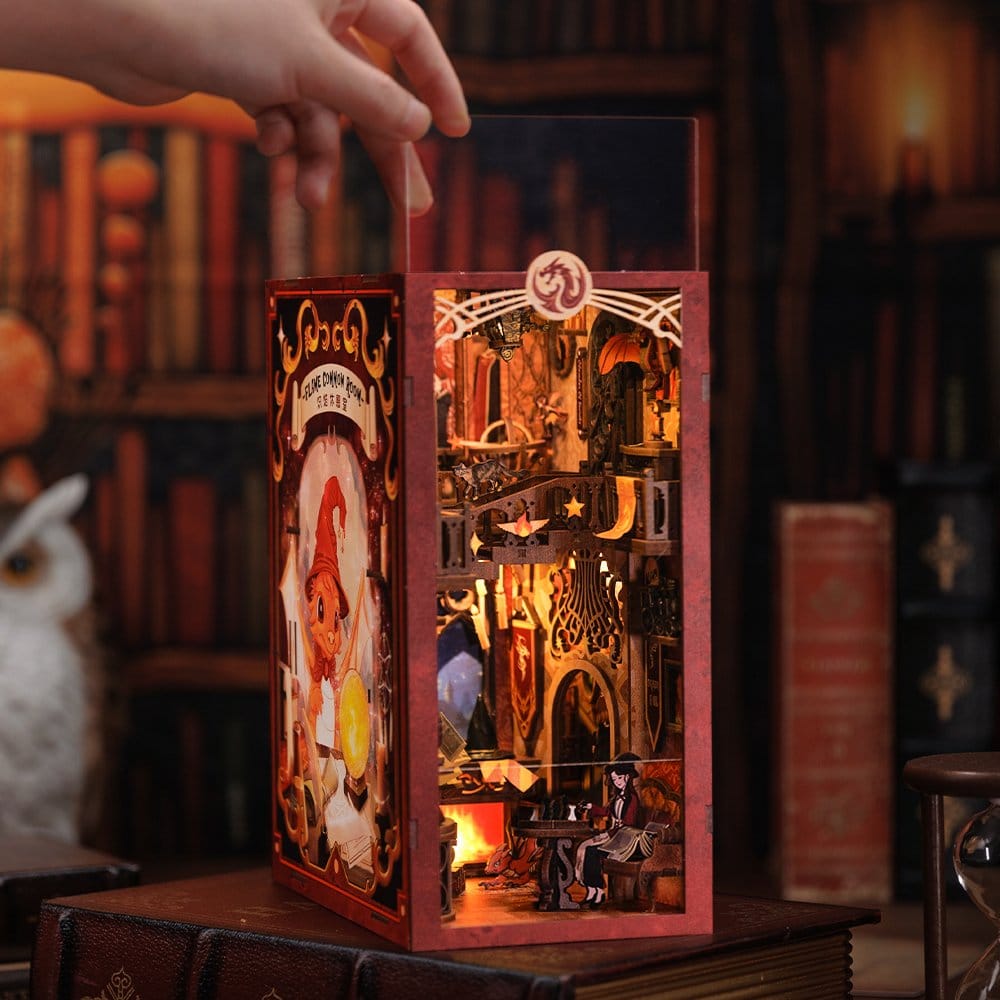 Book Nook Flame Common Room 23 x 11 cm