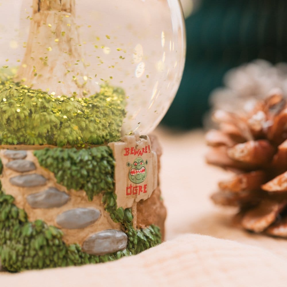DreamWorks Shrek Snow Globe 10 cm