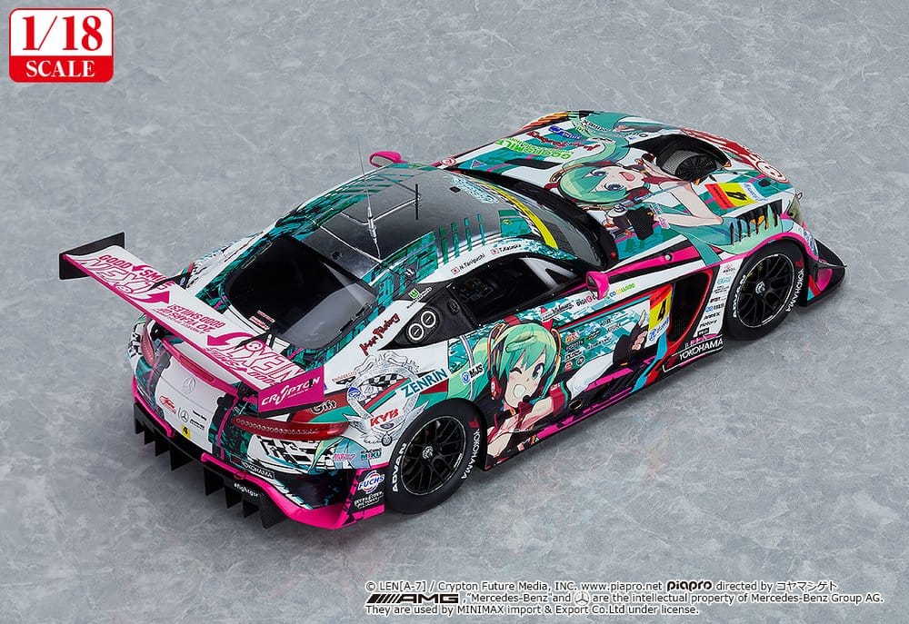 Hatsune Miku GT Project Vehicle 1/18 Good Smile Hatsune Miku AMG 2020 SUPER GT Okayama Test Ver. 26 cm