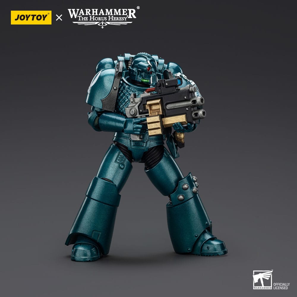 Warhammer The Horus Heresy Action Figure Alpha Legion Headhunter With Banestrike Combi-Bolter And Power Dagger 20 cm