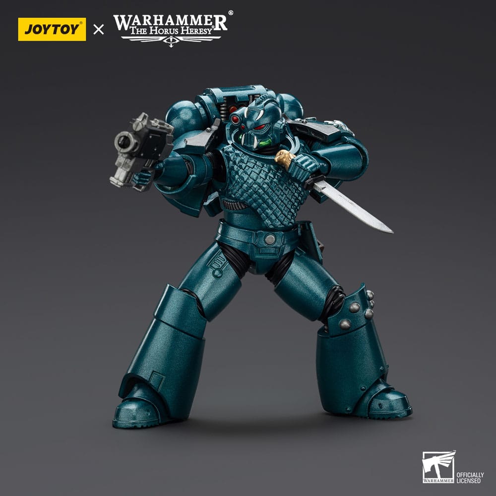 Warhammer The Horus Heresy Action Figure Alpha Legion Headhunter With Banestrike Combi-Bolter And Power Dagger 20 cm