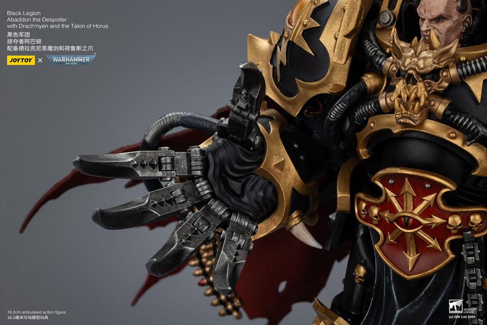 Warhammer 40,000 Action Figure Black Legion Abaddon the Despoiler with Drach'nyen and Talon 16 cm