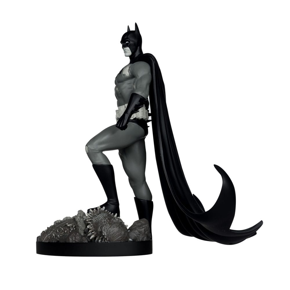 DC Direct Statue 1/10 Batman by Bjorn Barends (Black White) 18 cm