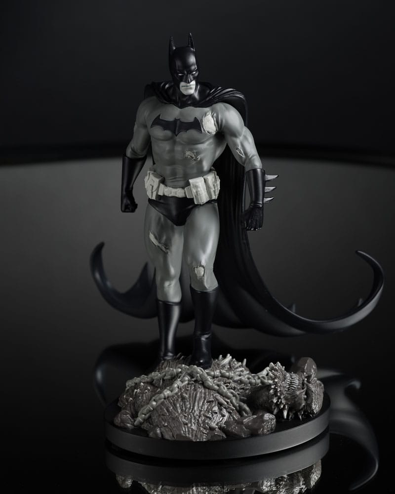 DC Direct Statue 1/10 Batman by Bjorn Barends (Black White) 18 cm