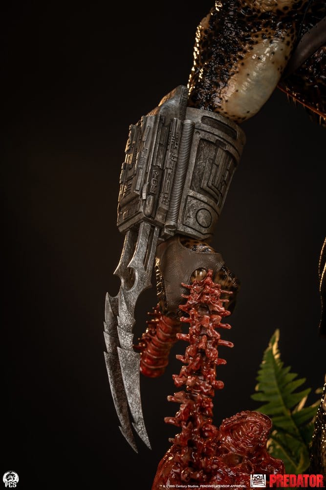 Predator Statue 1/2 Predator 117 cm