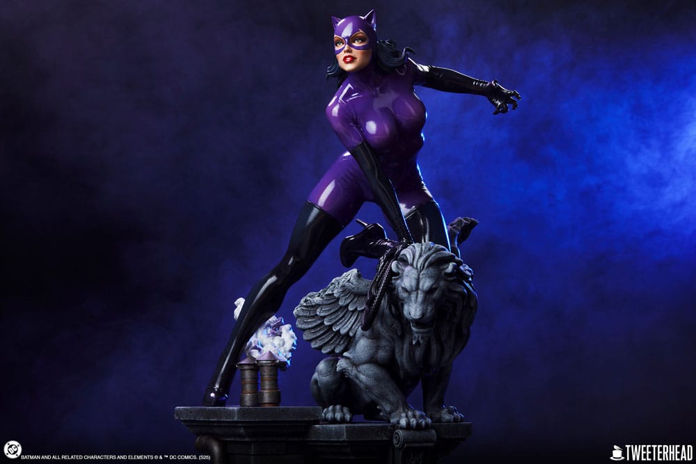 DC Comics Maquette 1/4 Catwoman (Purple Edition) 47 cm