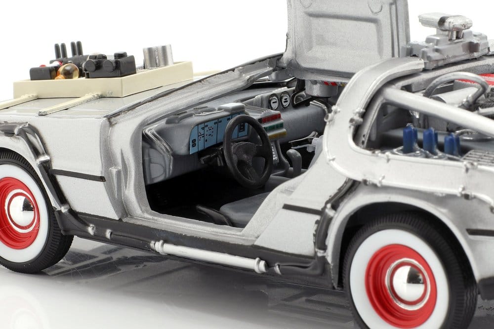 Back to the Future III Diecast Model 1/24 ´81 DeLorean LK Coupe