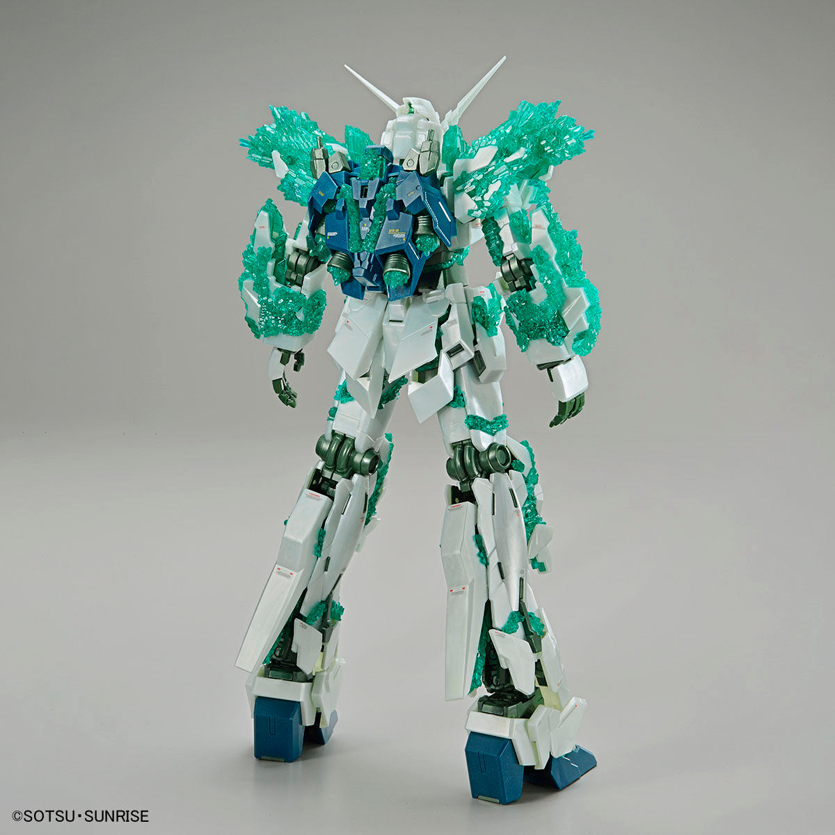 MG 1/100 Gundam Base Limited Unicorn Gundam (Crystal of Light) *PRE-ORDER*