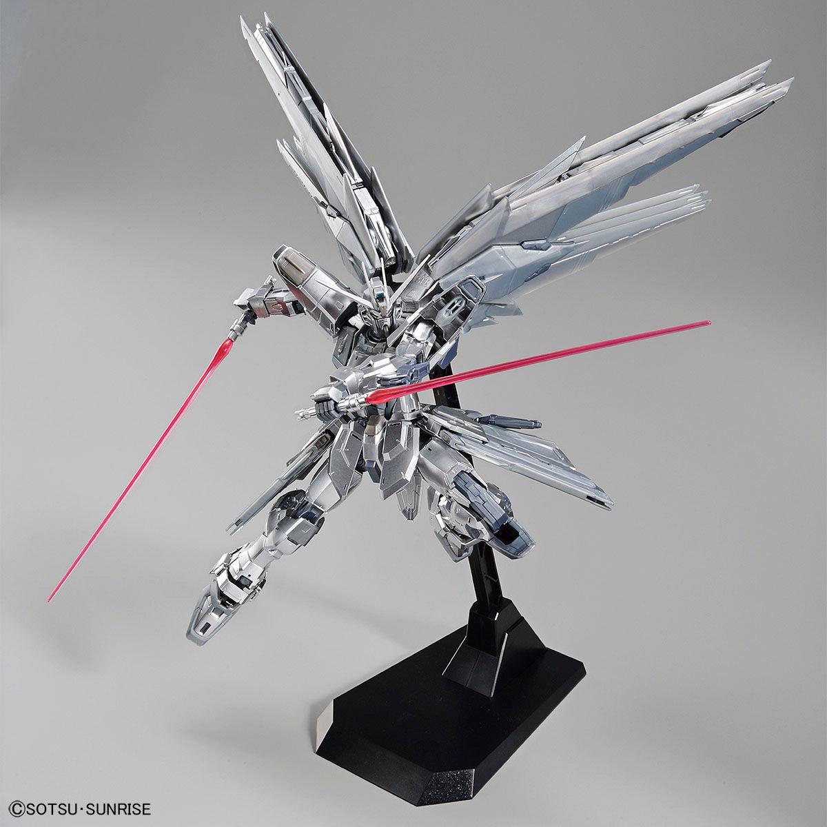 MG 1/100 Gundam Base Limited Freedom Gundam Ver.2.0 [Silver Coating] *PREORDER*