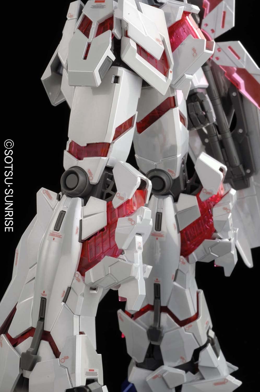 MG RX-0 Unicorn Gundam Ver.Ka (Titanium Finish) 1/100