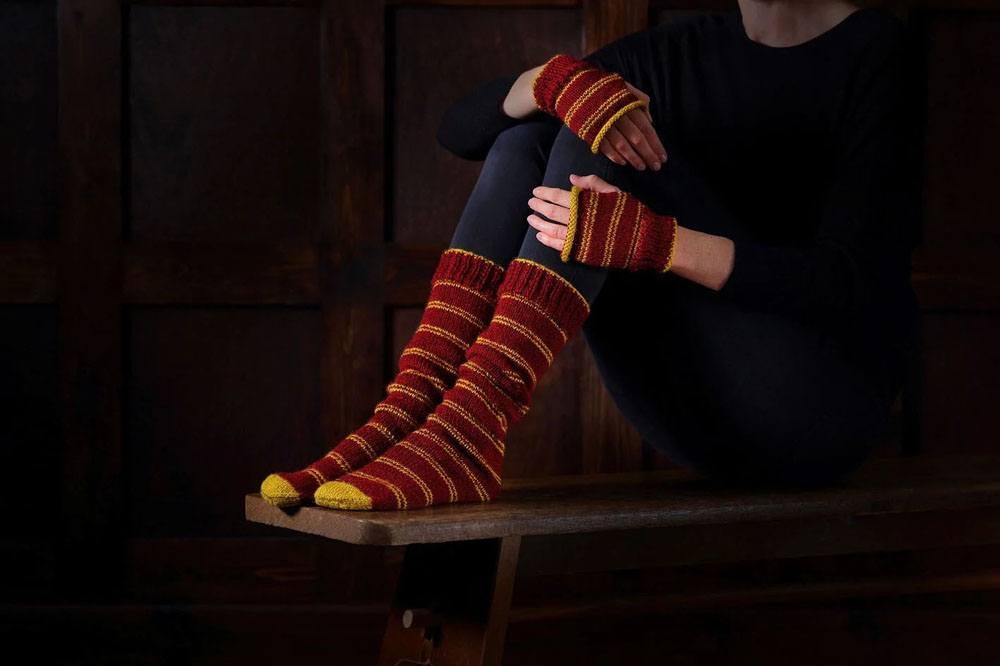 Harry Potter Knitting Kit Slouch Socks and Mittens Gryffindor
